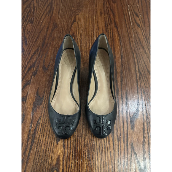 Women's Tory Burch Black Leather Wedge Heel Shoes Size 5 M - Picture 2 of 9